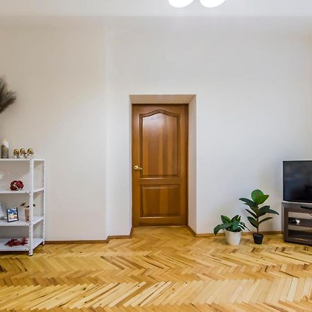 Затишна Квартира На Майдані Незалежності Kiev Exterior foto